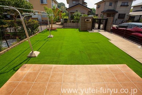 福岡県中間市　広々人工芝のお庭とタイルテラスへ爽やかリフォーム！！